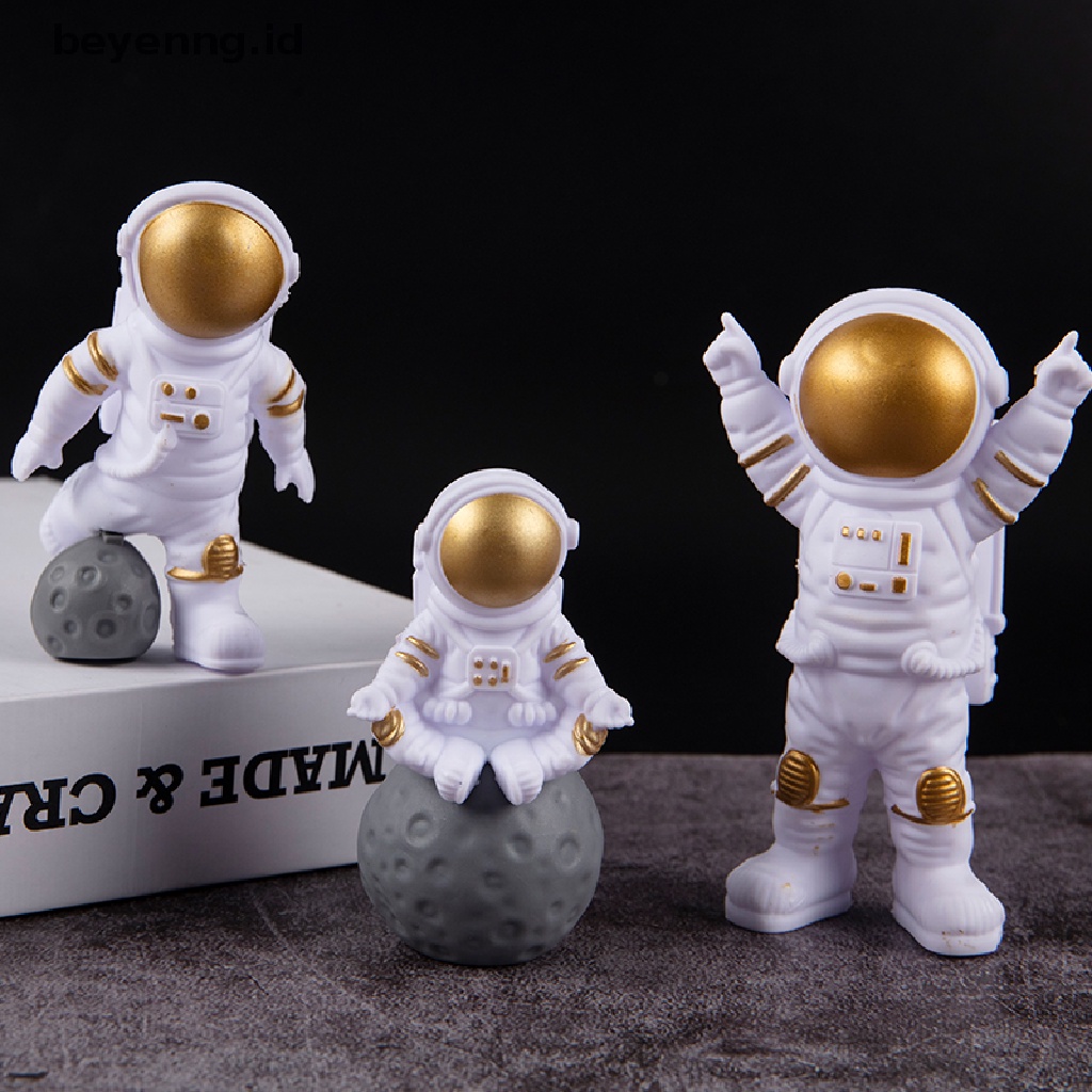 Beyen 3pcs Patung Astronot Patung Plastik Dekorasi Rumah Modern Miniatur Ornamen Meja Kosmosnaut Figure Home Decorative ID