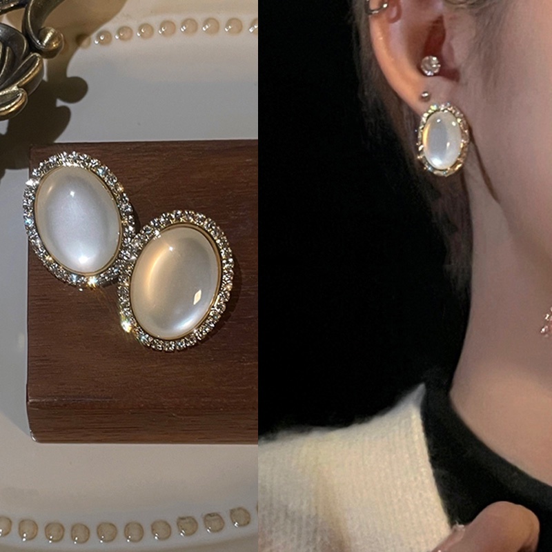 Retro Gaya Pengadilan Prancis Indah Berlian Imitasi High-End Temperamen Lembut Anting Elegan