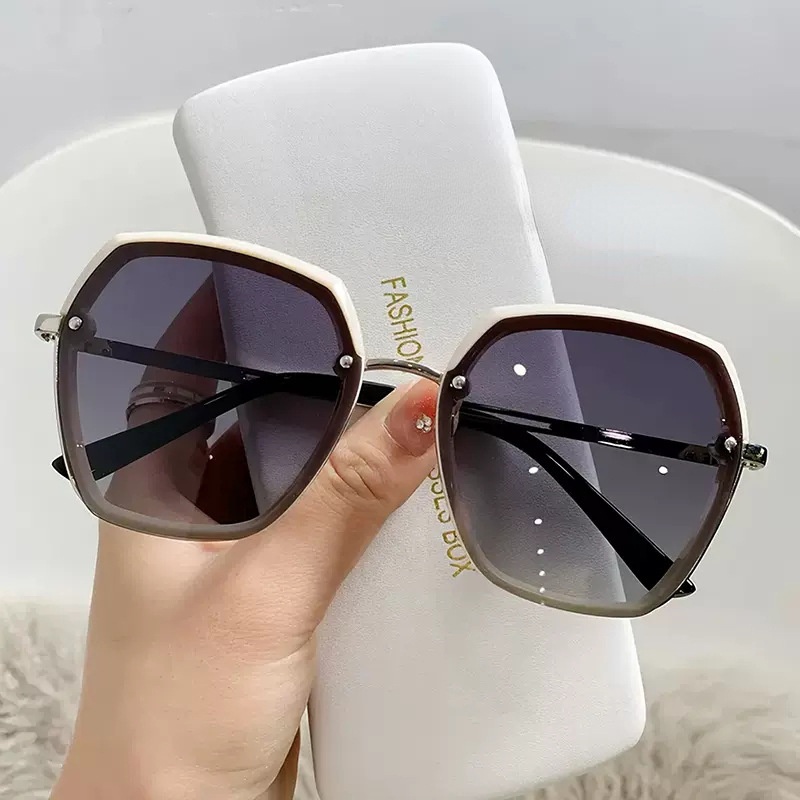 Kacamata Hitam Fashion Square Aesthetic Shades Untuk Wanita/Pria Metal Frame Sunglasses Eyewear