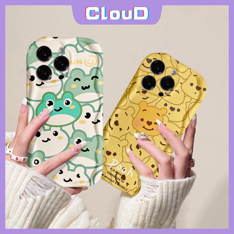 IPHONE Casing Kodok Beruang Winnie The Pooh Kartun Lucu Kompatibel Untuk Iphone11 14 13 12 Pro Max X 7Plus XR 7 6s 6 8 Plus XS Max SE 2020 Shockproof 3D Wavy Curved Edge Glossy Soft Cover