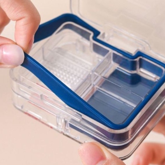Tempat Obat Alat Pemecah Obat Imakara Japan Produk Pemotong Obat Kotak Obat / Pemotong Penumbuk Penghancur Obat Organizer Pill Cutter / Kotak Obat Vitamin Harian Mingguan Daily Medicine Box Premium