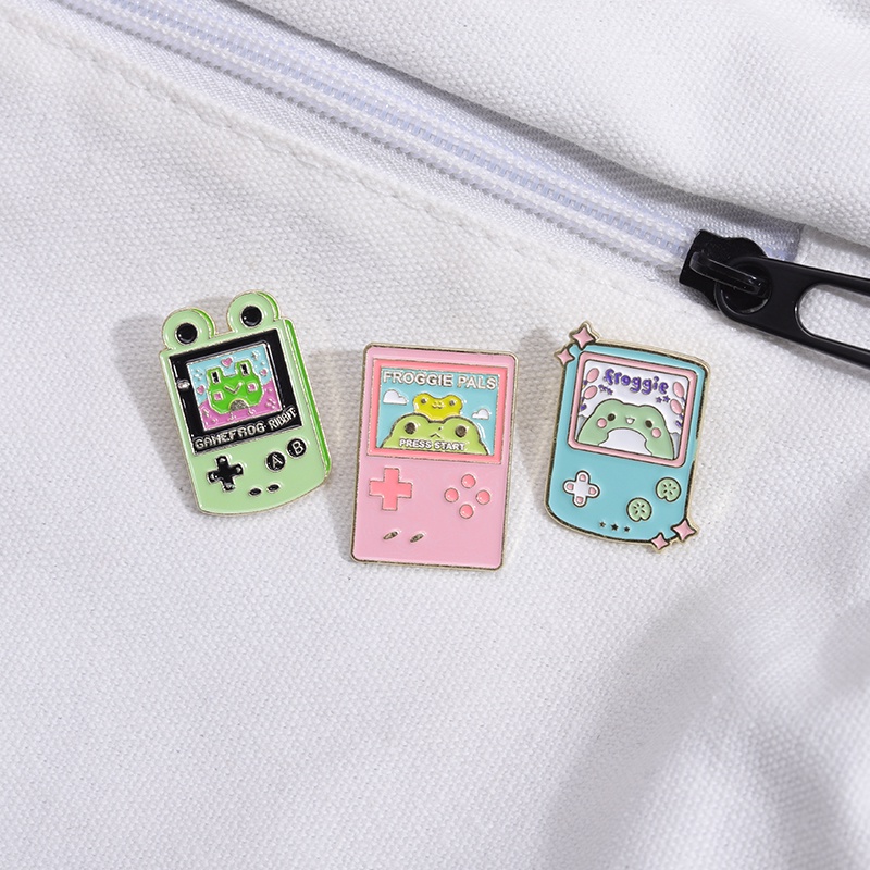 Kartun Konsol Game Lapel Pin Macaroon Kodok Genggam Bros Ransel Lencana Hadiah Untuk Teman Aksesoris Pakaian