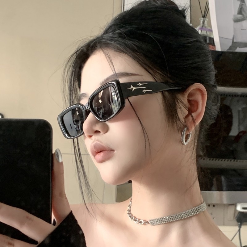 Papaozhu Chic Hitam UV400 Pelindung Persegi Panjang Kacamata Untuk Wanita Pria Trendi Anti Radiasi Mengemudi Kacamata Aesthetic Shades Outdoor Fashion Eyewear OOTD Ornaments