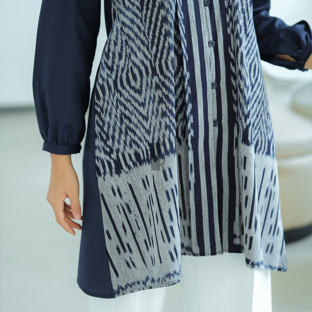 FITTINGROOM11 Blouse Tenun - Puspa Tenun
