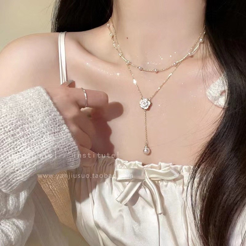 Double Layer Layered Camellia Rumbai Kalung Mutiara Desain Niche Perempuan Rantai Klavikula Cahaya Mewah High-End Murni Desire