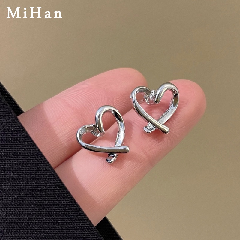 S925 Silver Needle Korea Love Earrings Anting Berbentuk Hati Sederhana Dan Serbaguna Untuk Wanita