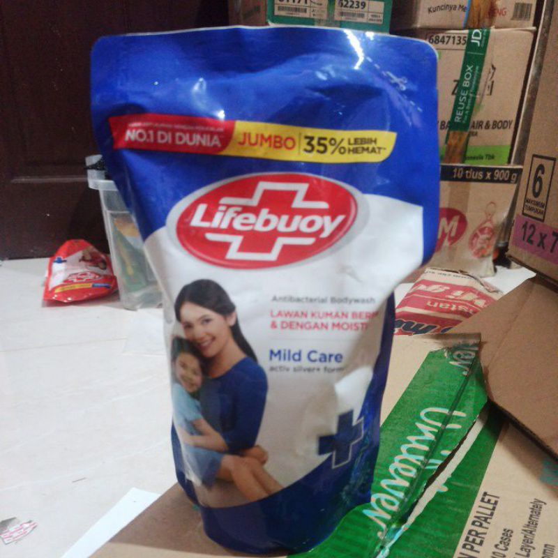 LIFEBUOY Body Wash Sabun Mandi Cair Mild Care Pouch 825ml - Biru Tua