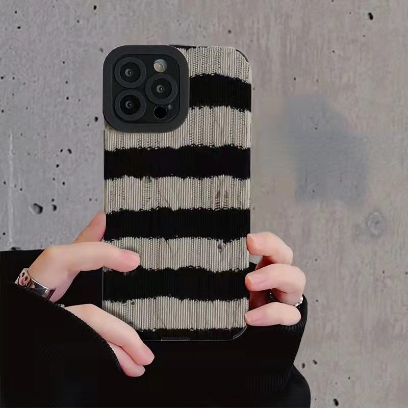 【Lamb Skin】Black and White Sweater Leather Soft Case for IPhone 6S 7 Plus 8 Plus X XS XR XS Max 11 13 12 14 PRO Max 14 Plus 12 13 Mini Ins Fashion Twisted Stripe Girl Women's Gift