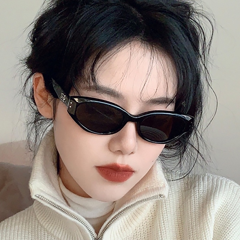 (YUZHU) Korea Fashion Beras Spike Tidak Teratur Mata Kucing Kacamata Hitam Vintage Fashion Bingkai Kecil Premium Sense Sunglasses