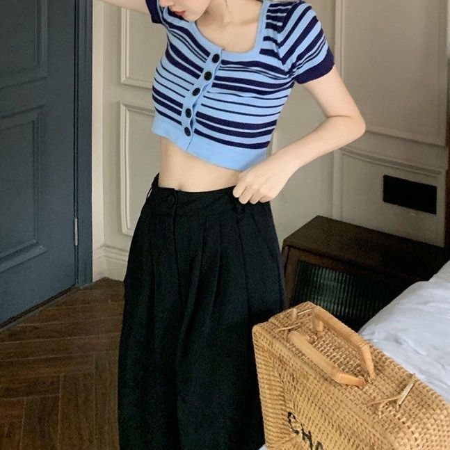 Red Explosive Rajutan Bergaris Cardigan Pendek Atasan Wanita Kerah Persegi Rajutan Cardigan Gadis Seksi Tanaman Top Es Sutra Lengan Pendek musim Panas