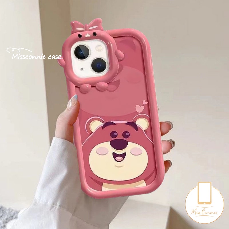 IPHONE Case Lensa Monster Kecil Ikatan Simpul 3D Kompatibel Untuk Iphone13 11 14 12 Pro Max 7Plus XR 87 6s 6 Plus XS Max X SE 2020 Pasangan Kartun Strawberry Bear Cute Manyo Soft Tpu Cover