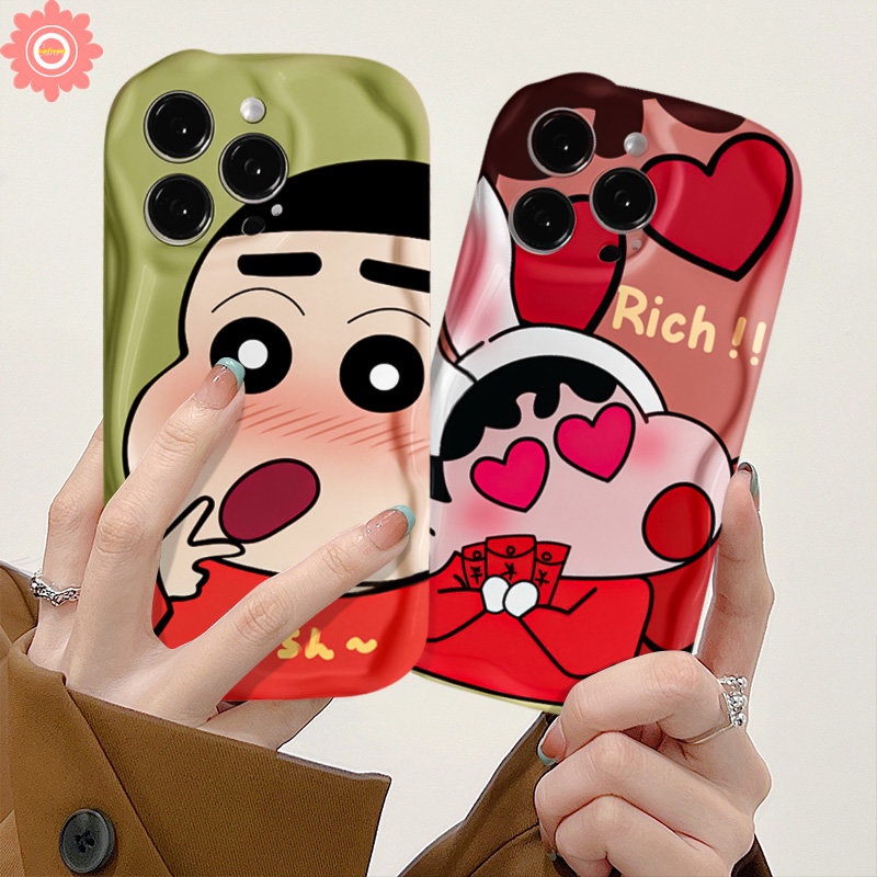 IPHONE Kartun Lucu Crayon Shin-chan Couple Case Kompatibel Untuk Iphone11 12 14 13 Pro Max 7Plus 8Plus 6s 6 7 8 Plus XR X XS Max SE 2020 3D Wavy Curved Edge Lover Case Soft Cover