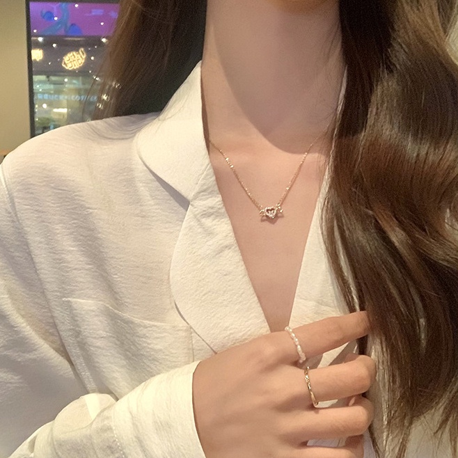 Kalung Rantai Sudut Hati Zirkon Elegan Untuk Aksesoris Perhiasan Liontin Kristal Fashion Wanita