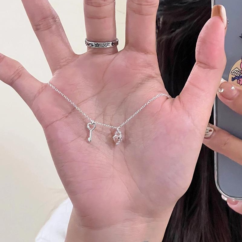 Kalung Hati Kristal Pink Manis Untuk Wanita Korea Sederhana Kunci Perak Rantai Klavikula Hadiah Ulang Tahun Untuk Wanita