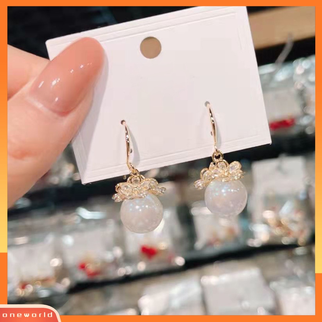 [WOD] 1pasang Menjuntai Anting Berlian Imitasi Mengkilap Inlay Mutiara Imitasi Liontin Gaun Elegan Paduan Perhiasan Wanita Bunga Hoop Drop Earrings Perhiasan Pesta Pernikahan