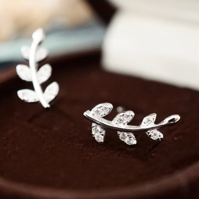 Dainty Leaf Olive Shaped Silver Color Stud Earrings Untuk Wanita Shiny Daily Wear Fancy Girl Ear Earrings Perhiasan Fashion