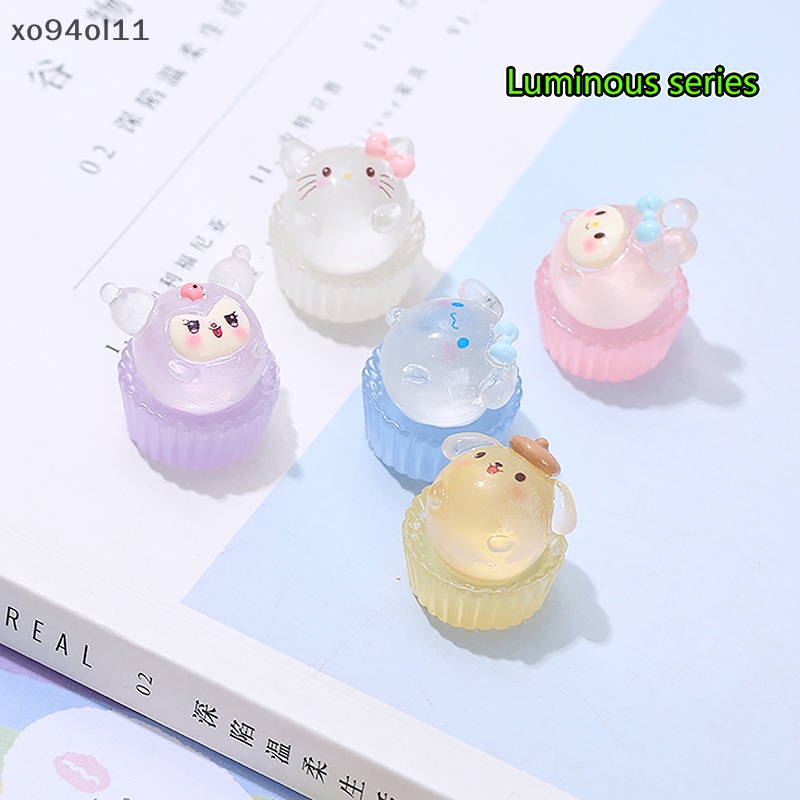 Xo 2 Pcs Bercahaya Sanrio Puff Kue Ornamen Mini Kartun HelloKitty Kuromi Boneka Lanskap Mikro Rumah Boneka Miniatur Mainan OL