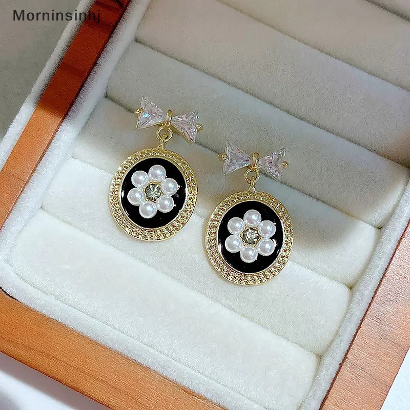 Mornin 1pasang French Vintage Pearl Flower Pendant Earrings Ikatan Simpul Cahaya Elegan Stud Earrings Untuk Wanita Fashion Perhiasan Hadiah id