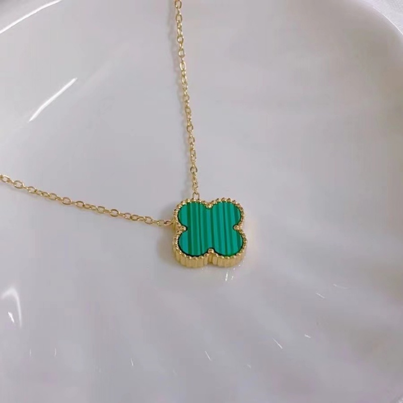 Fashion Baja Sederhana Titanium Four-Leaf Clover Kalung Perempuan Emas Clover Pendant Rantai Klavikula Aksesoris Hadiah