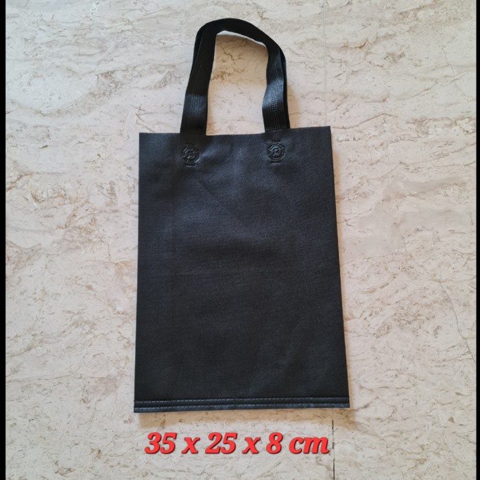 

[SC] SPUNBOND POLOS HITAM 35 x 25 x 8 cm