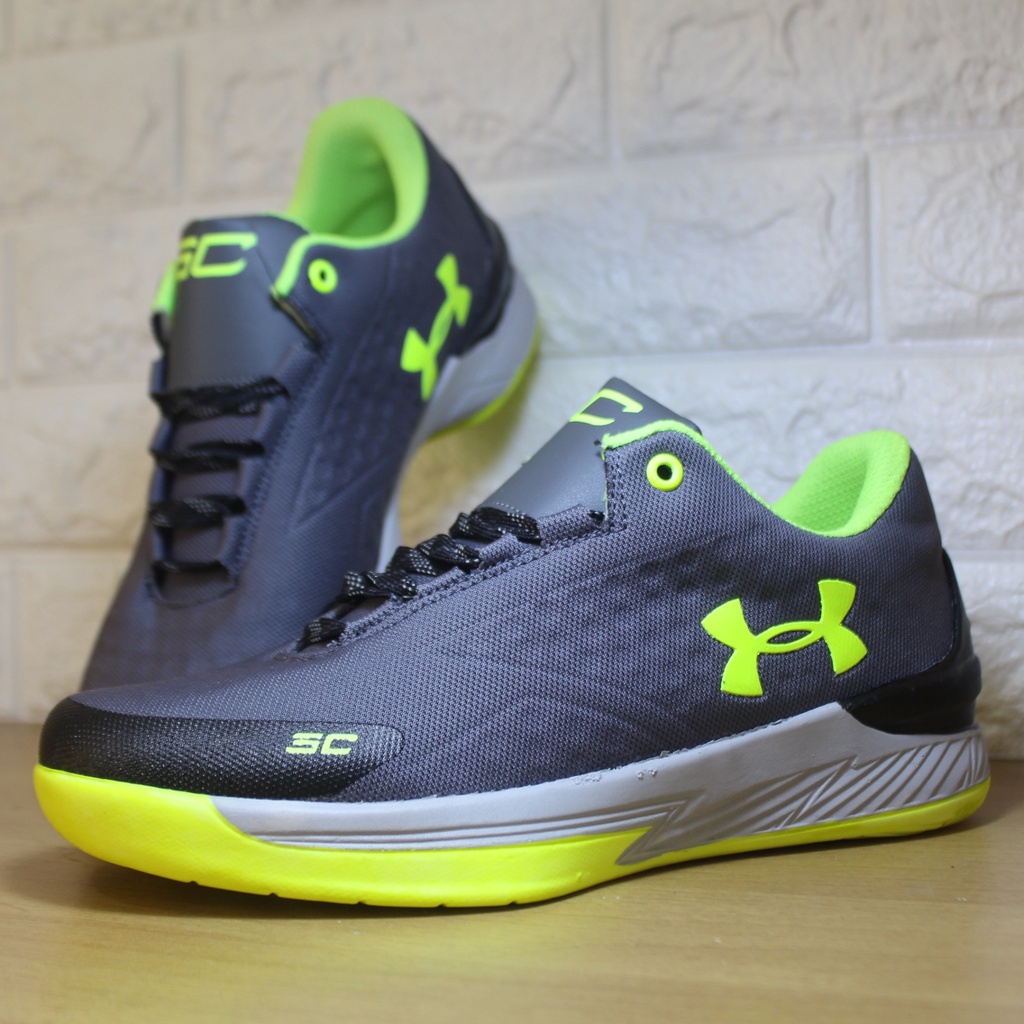 Under armour hot sale sepatu running