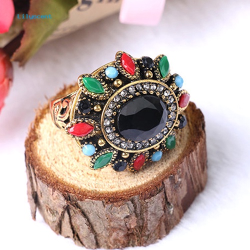 Lilyscent Wanita Gaya Etnik Retro Resin Alloy Perhiasan Pesta Cincin Bunga Besar Ukuran 7-10