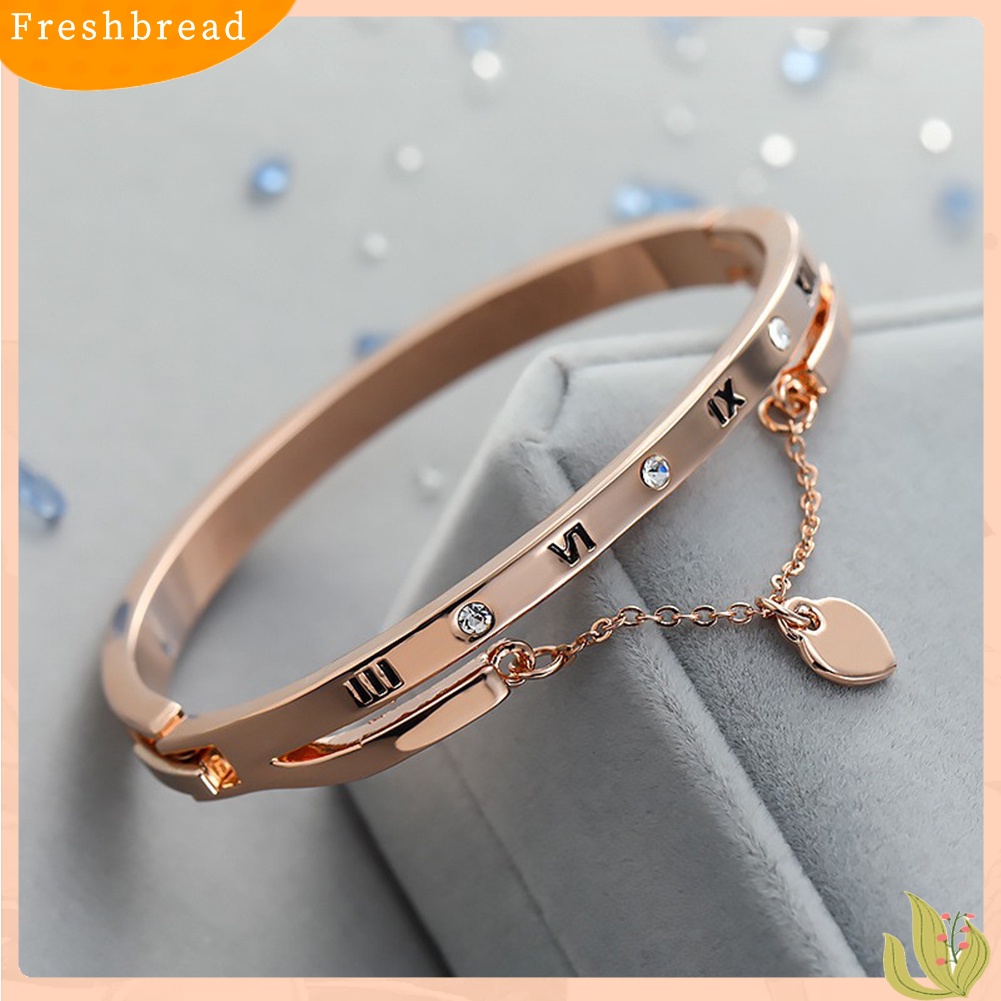 &lt; Freshbread &gt; Fashion Wanita Angka Romawi Craved Heart Pendant Chain Bracelet Charm Bangle