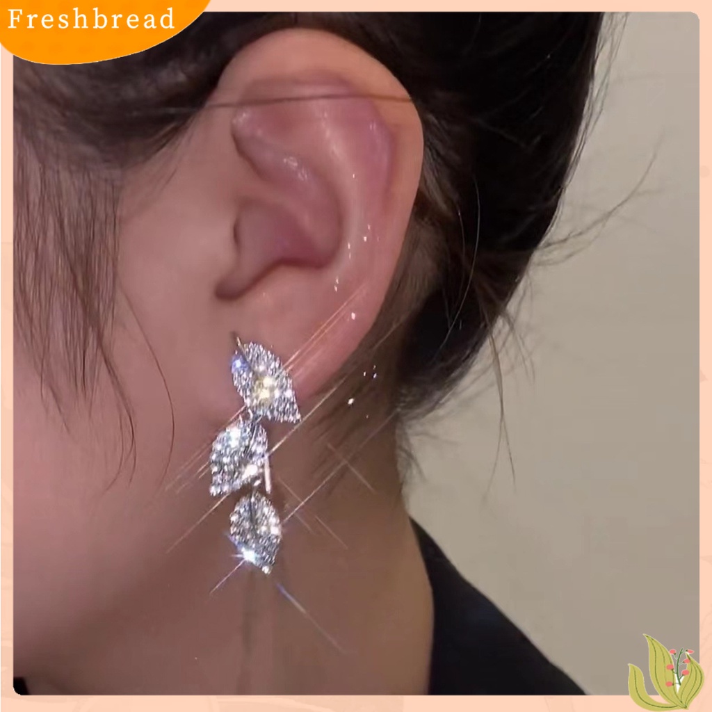 &lt; Freshbread &gt; 1pasang Anting Wanita Asimetris Mewah Mengkilap Bentuk Daun Rumbai Panjang Wanita Linear Earrings Prom Earrings