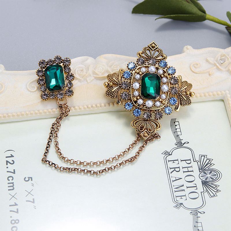 Wanita Vintage Baroque Emerald Berlian Imitasi Istana Rantai Bros Lencana Klasik Retro Perhiasan Kristal Lady Pesta Pin Korsase