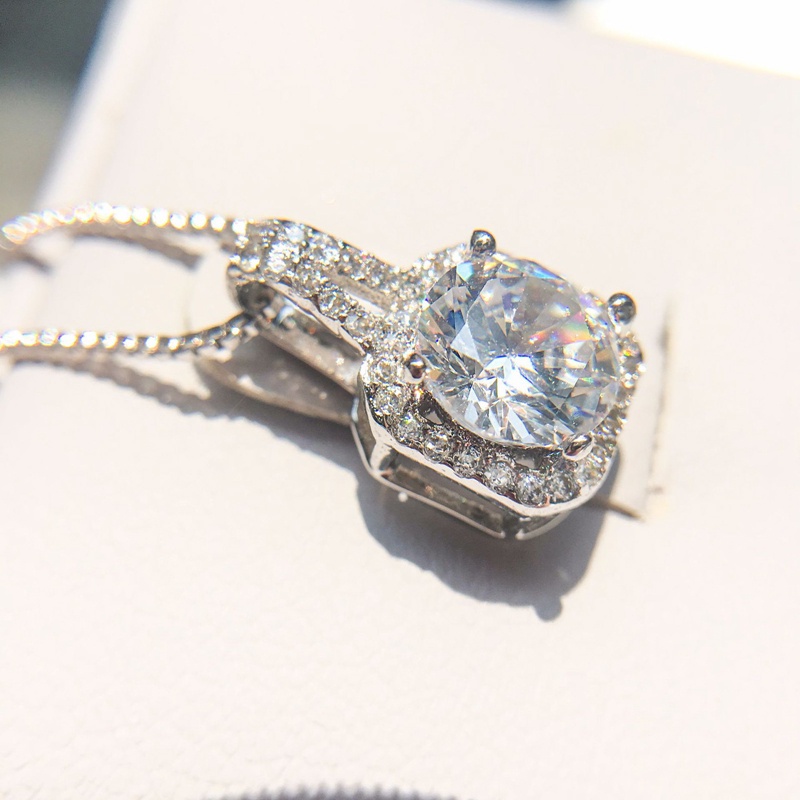 Kuroze Square Moissanite Liontin Perempuan S925 Perak Berlian Putih Kalung