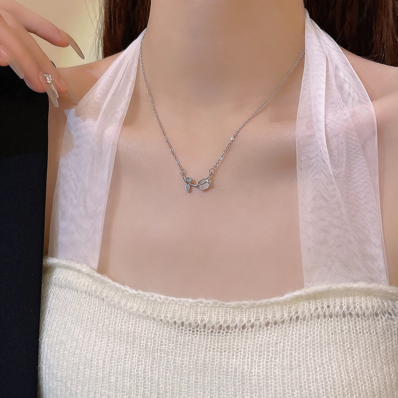 Papaozhu Korea Glossy Opal Tulip Pendant Kalung Wanita Perempuan Elegan Berlian Imitasi Mekar Bunga Kalung Perhiasan Untuk Pesta Tunangan