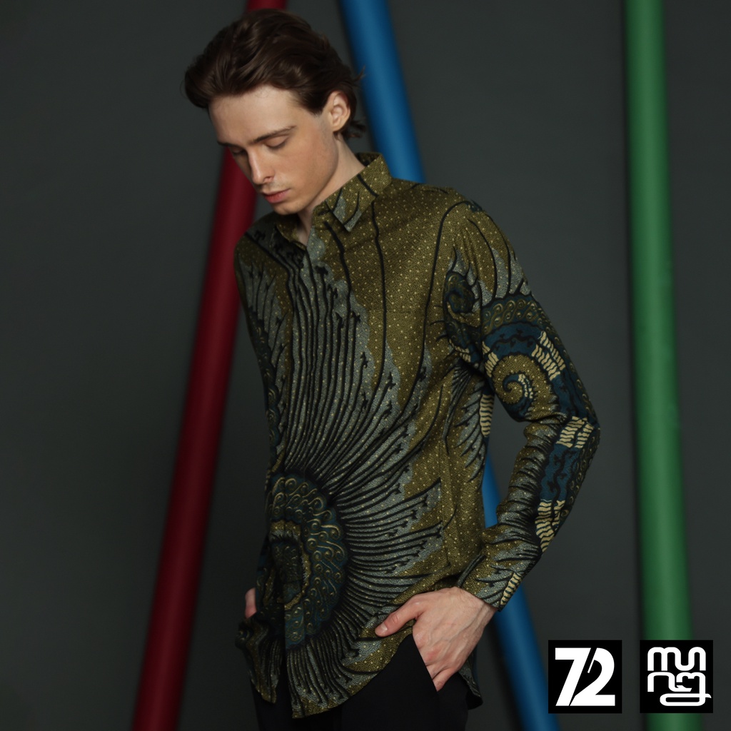 KEMEJA BATIK PRIA Slimfit Slim Fit Lengan Panjang Premium Motif Tentaken Warna Hijau Biru Tua 723430 Cap 72 - Baju Kemeja Atasan Pakaian Setelan Batik Pria Cowok Laki Laki Remaja Keluarga Kantor Lengan Panjang Modern Slimfit Slim Fit Premium Kekinian