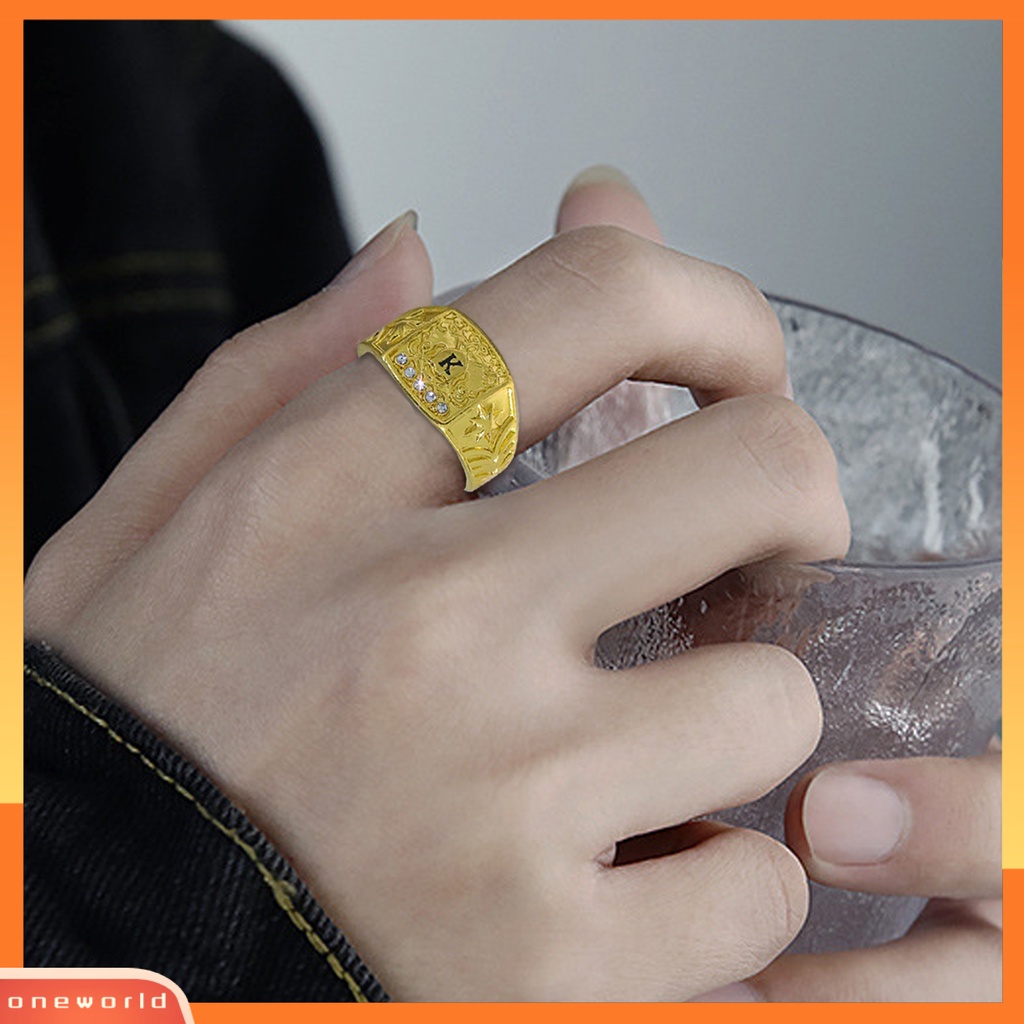 [EONE] Bertatahkan Berlian Imitasi Huruf K Cetak Pria Cincin Pola Unik Fashion Penampilan Pernikahan Band Perhiasan Aksesoris