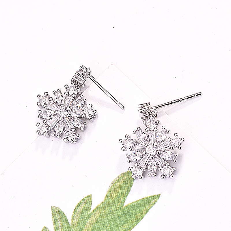 Goldkingdom Aksesoris Perhiasan Fashion Ready Stock Penuh Berlian Anting Bintang Perempuan Sederhana Mode Snowflake Earrings Earrings.