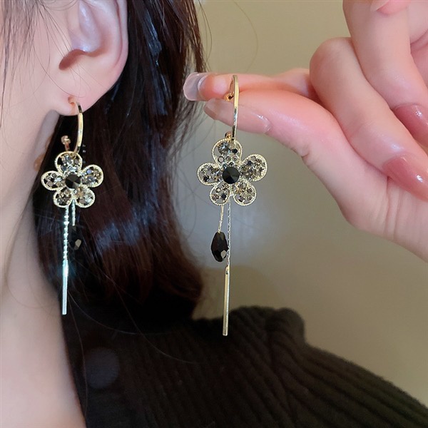 Versi Korea Anting Rumbai Bunga Bertabur Berlian Gaya Baru Anting Temperamen Perempuan Trendi Retro Atmosfer Influencer Prancis