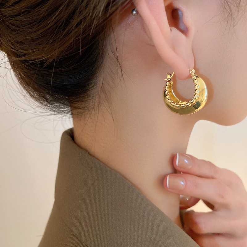 Anting Bulat Logam Desain Versi Korea Gaya Baru Gaya Keren Anting Unik Wanita