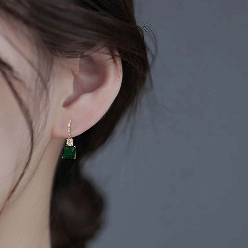 Anting Menjuntai Wanita Warna Emas Dengan Persegi Hijau Cubic Zirconia Temperamen Anting Telinga Perempuan Perhiasan Pernyataan Baru
