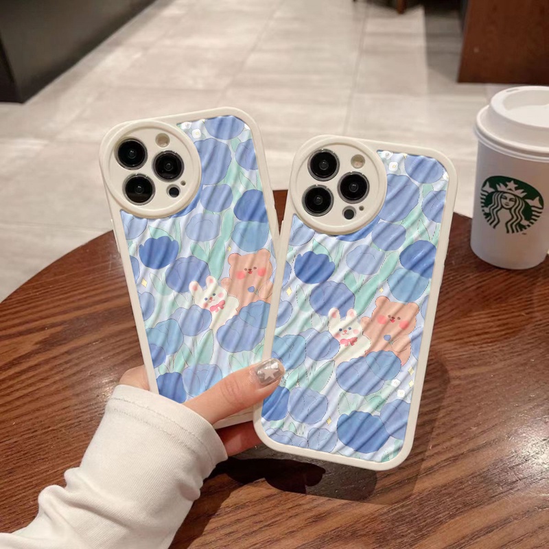 IPHONE Benny Bear Dengan Bunga Biru Casing Ponsel Riak Air Kompatibel Untuk Iphone11 13 12 14 Pro MAX 14 Plus XR X XS MAX 7Plus 8Plus 7 8 SE 2020 2022 Shockproof Cover