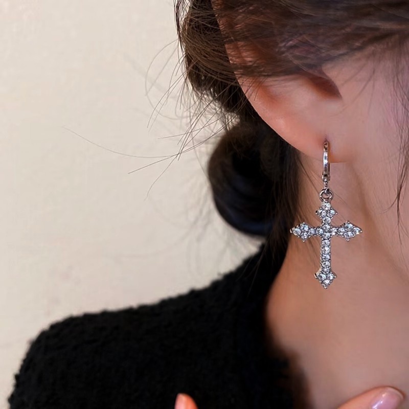 Kepribadian Vintage Punk Drop Earrings Keren Berlian Imitasi Zirkon Cross Anting Gaya Hip Hop Alloy Lingkaran Tindik Menjuntai Anting Fashion Harian Ulang Tahun Perhiasan Anting Hadiah