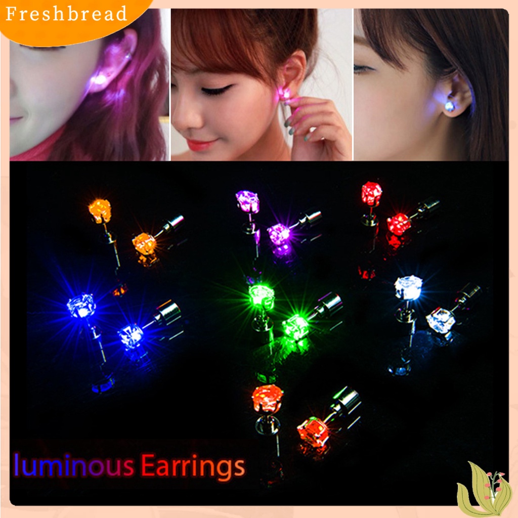 &lt; Freshbread &gt; 1Pc Ear Stud Flashing Eye-catching Transparansi Tinggi Buatan Tangan Kristal Imitasi Hias Portable LED Wanita Stud Earring Aksesoris Wanita