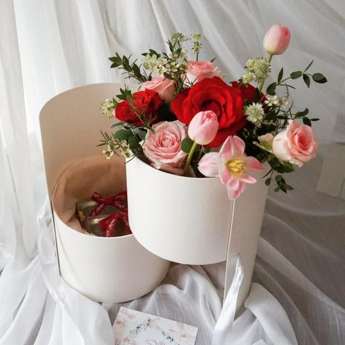 

Bloom Box Gift Box Tingkat/Kotak Hampers/Kotak Kado Bloom Box