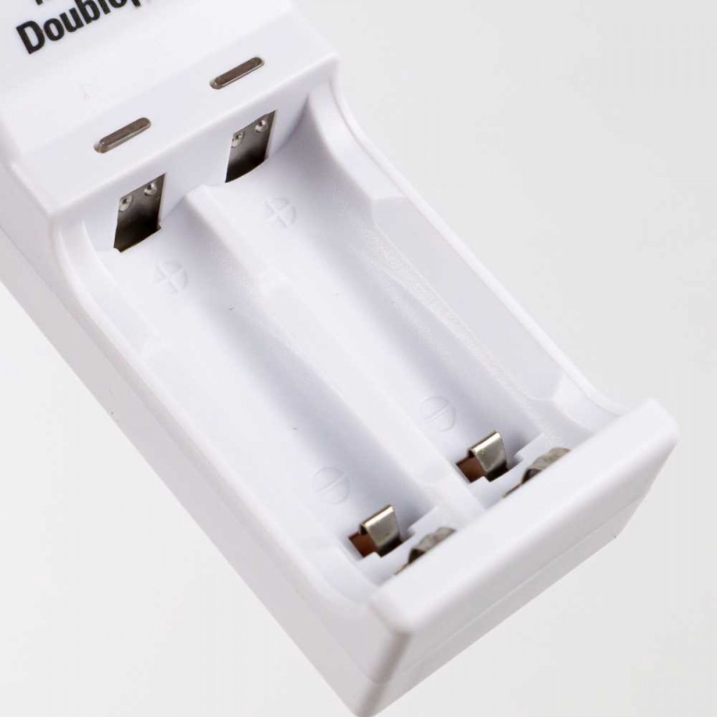 Charger Baterai 2 Slots Tipe AA AAA Ada Lampu Indikator Kabel 50CM