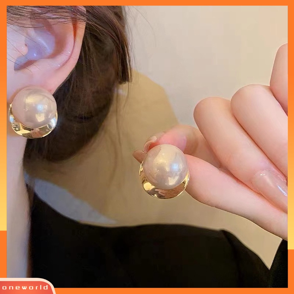 [EONE] 1pasang Ear Studs Pengerjaan Halus Tidak Sakit Memakai Mudah Dipakai Tahan Aus Eye-catching Dress Up Nikel Gratis Anting Mutiara Imitasi Minimalis Perhiasan Aksesori