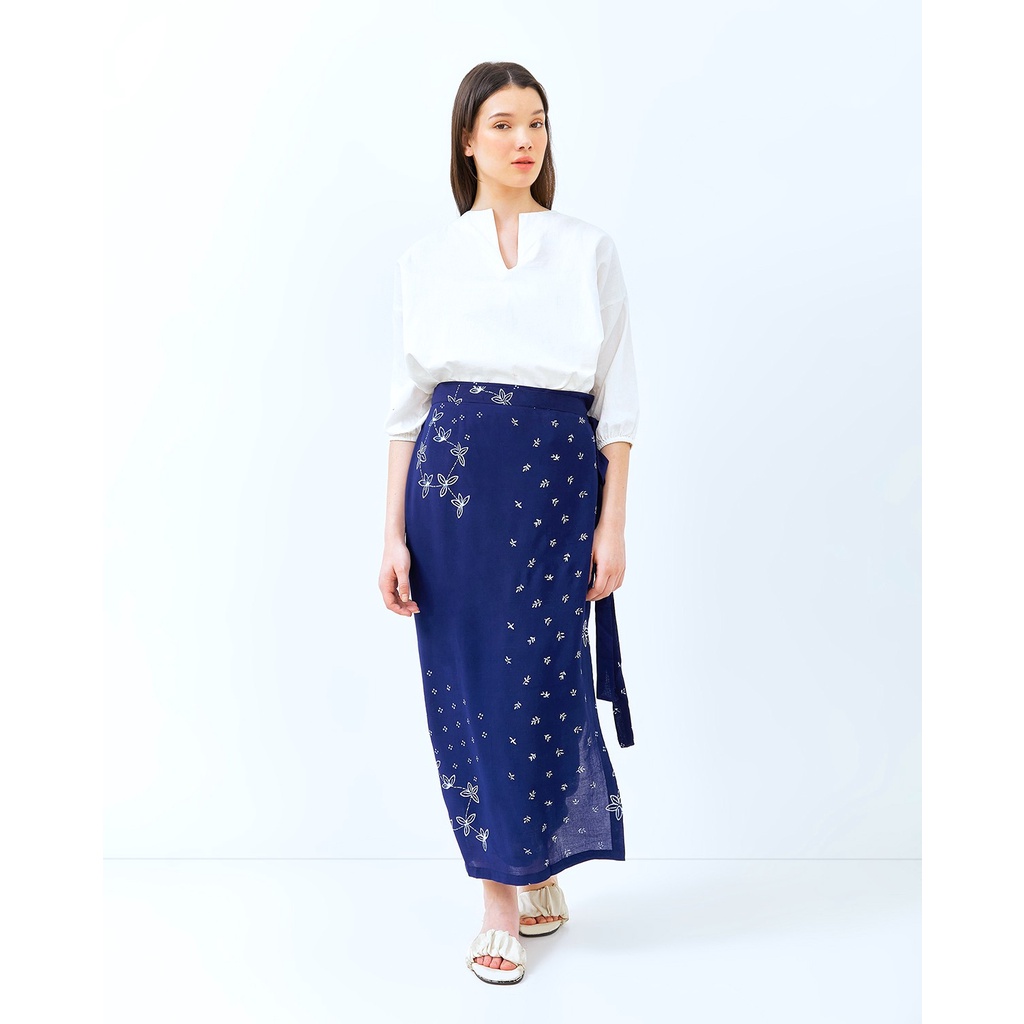 Sarong Batik Madha Asterisma Biru Langit Malam