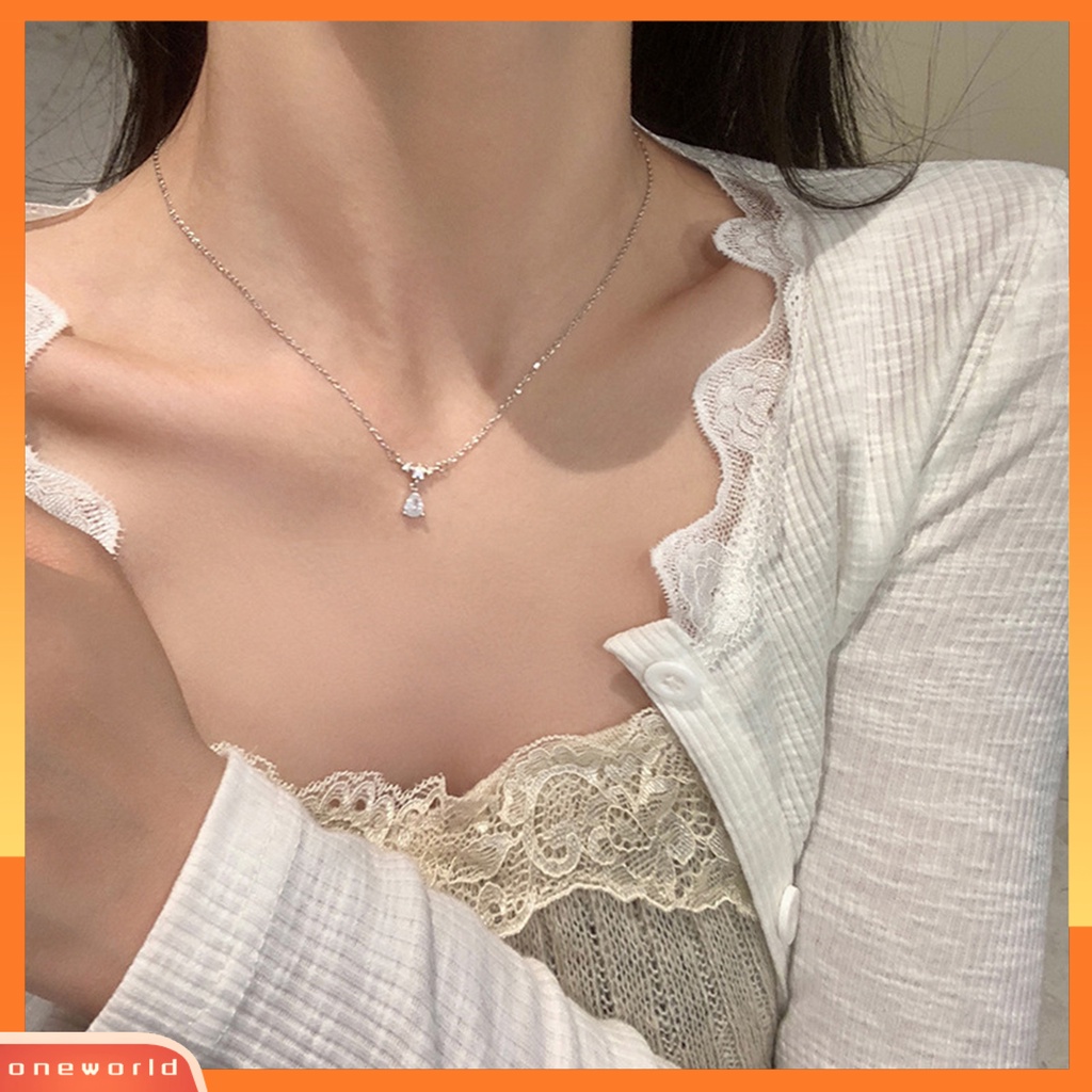 [EONE] Kalung Baja Titanium Berlian Imitasi Mengkilap Inlay Kupu-Kupu Liontin Rantai Ganda Gaun Elegan-Up Warna Perak Wanita Choker Sweater Necklace Aksesoris Perhiasan Hadiah