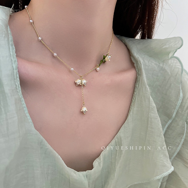 Lily of the Valley Kalung Mutiara Gaya Baru Perempuan Desain High-End Rantai Klavikula Cahaya Mewah Niche Kalung Musim Panas