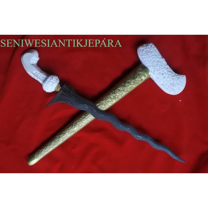 

keris sabuk inten warangka gayaman ukir tinggalan buyut wingit boss