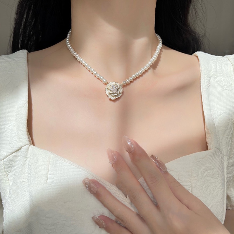 Papaozhu Elegan Putih Camelliae Pendant Pearl Beads Kalung Untuk Wanita Perempuan Vintage Bunga Mutiara Rantai Tulang Selangka Chic Aksesoris Leher Pernikahan Makan Malam