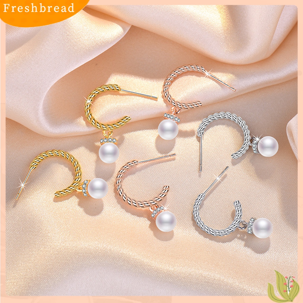 &lt; Freshbread &gt; 1pasang Anting Wanita Bersinar C-shaped Pendant Berlian Imitasi Hias Electroplating Ear Decoration Aksesori Fashion Faux Pearl Menjuntai Earrings Untuk Kehidupan Sehari-Hari