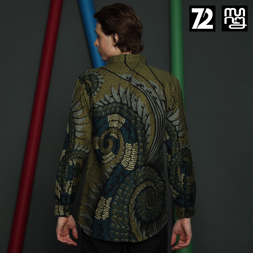 KEMEJA BATIK PRIA Slimfit Slim Fit Lengan Panjang Premium Motif Tentaken Warna Hijau Biru Tua 723430 Cap 72 - Baju Kemeja Atasan Pakaian Setelan Batik Pria Cowok Laki Laki Remaja Keluarga Kantor Lengan Panjang Modern Slimfit Slim Fit Premium Kekinian